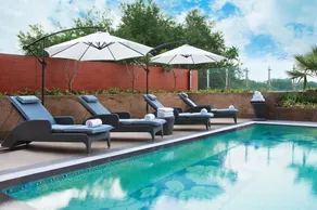 Vivanta Hyderabad, Begumpet - Pool