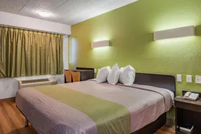 Days Inn by Wyndham Cincinnati I-71 - Værelse