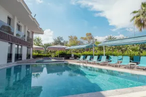 Tema 242 Hotel - Piscine