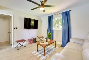 Walk to Marina: Home w/ Pool in Palmetto - Intérieur