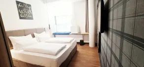 my MINGA Airport serviced Apartments - Zimmer