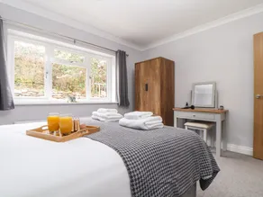 Lakeside - Room