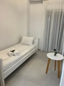 Malia Beelight - Family & Groups - Room