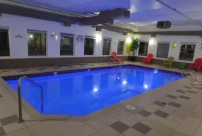 Super 8 by Wyndham Hinton-Free Breakfast,Wifi,Parking - Piscine