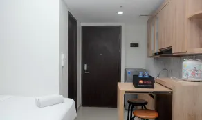 Neat Studio At Lrt City Bekasi Apartment - Zimmer