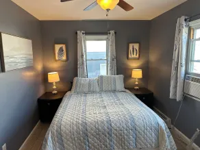 Newly Renovated 2 Bedroom House - Chambre