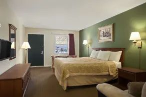 Super 8 by Wyndham Mifflinville Near Bloomsburg - Room