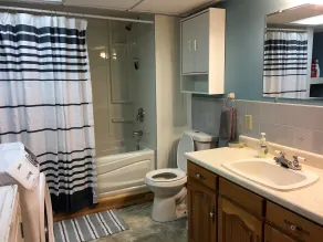 TO Stays - Waterfront Lake House Retreat - Baño