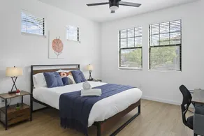 CozySuites at Glendale - Room