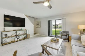 10 Mi to Navarre Beach! Waterfront Rental w/ Pool - Interiør