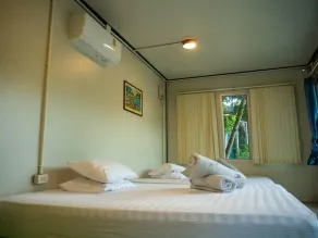 Beach Box Resort at Rimlay Rayong - Rom