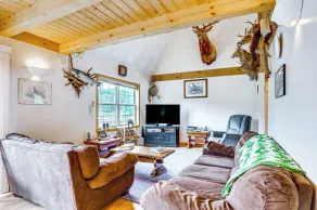 5 Mi to Jay Peak Resort: Cabin w/ Pond Access! - Interiör