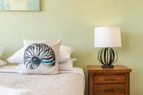 Ocean Views Galore - Airlie Beach - Room