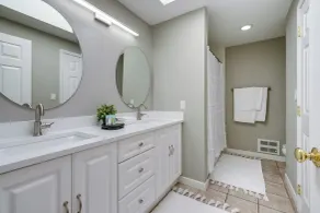 Modern Home: 3 Miles to Woodinville Wine Country! - Interni