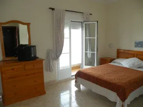 Hotel Rompeolas - Habitación