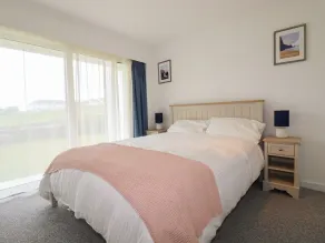 7 Europa Court - Room