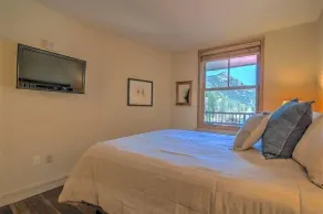Cozy And Quaint 1 Bedroom Condo In The Heart Of River Run Village - Habitación