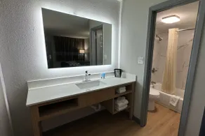 Days Inn by Wyndham Gainesville Hospital - University Area - Badezimmer