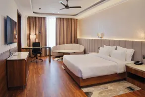 Le OVAL Hotel & Resorts - Quarto