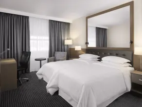 Sheraton Heathrow Hotel - Room