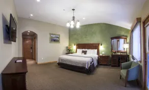 Golden Arrow Lakeside Resort - Rum