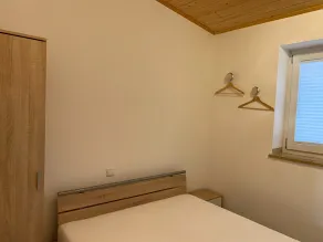 Stylish Apartment With Modern Amenities and Scenic Views - Room