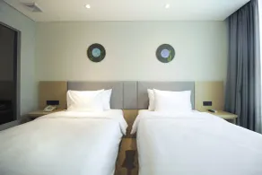 Hotel Eastern Bojonegoro - Zimmer