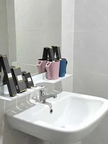 Luna Hotel Pasay - Bathroom