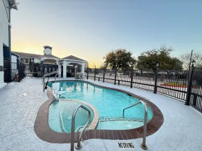  Crystal Inn - Garth Rd - Piscine