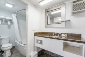 Budgetel Inns & Suites Augusta Downtown 706-945-1238 - Badezimmer