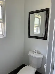 East Court Motel - Bathroom