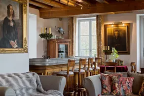 Hostellerie de la Tour d'Auxois - Siddeområde i lobbyen