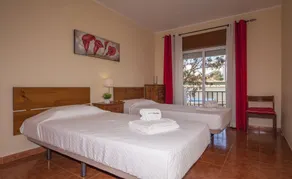 B45 - Main Avenue 2 Bed Apartment - Zimmer