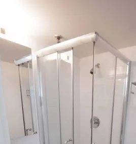 Backpacker College at EC Vancouver: APT Living - Bathroom