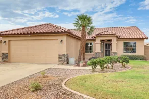 5 Mi to Stadiums! Quiet & Sun-soaked Peoria Oasis - Interior