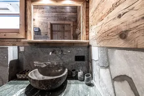 Apartment, shower or bath, toilet, deluxe - Baño