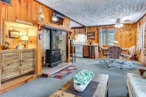 2 Mi to Ossipee Lake: Forest-view Sanctuary! - Innvendig