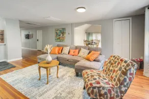 Walk to Coventry Village: Charming Top-floor Unit! - Innenbereich