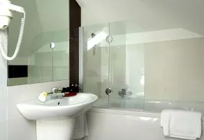 Hotel Villa Pannonia - Bathroom