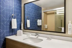 Spark by Hilton Germantown Washington DC North - Salle de bain