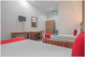 RedDoorz Plus near RSUD Majalengka - Room