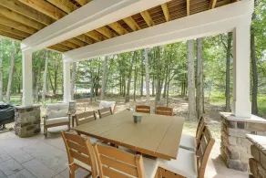 Dock & Yard Games: Lakefront Michigan Getaway! - Interiør