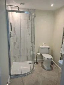 Watership Down Inn - Bathroom