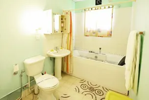 Laya Leisure - Baño
