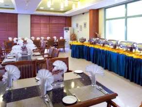 Safeer Plaza Hotel - Restaurant