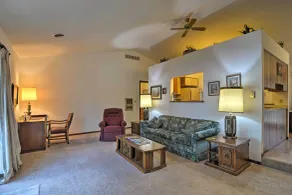 Quintessential Lake George House w/ BBQ & Fire Pit - Innenbereich