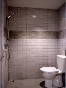 Penuin Hotel - Bathroom
