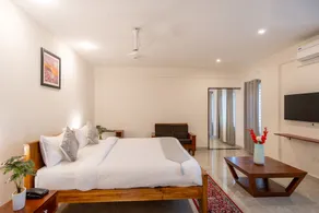 The Silver Chimes Suites - Room