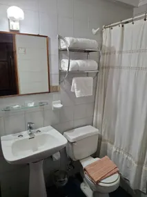 Hotel Escorial - Bathroom
