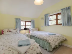 The Annexe, Higher Lydgate Farmhouse - Room